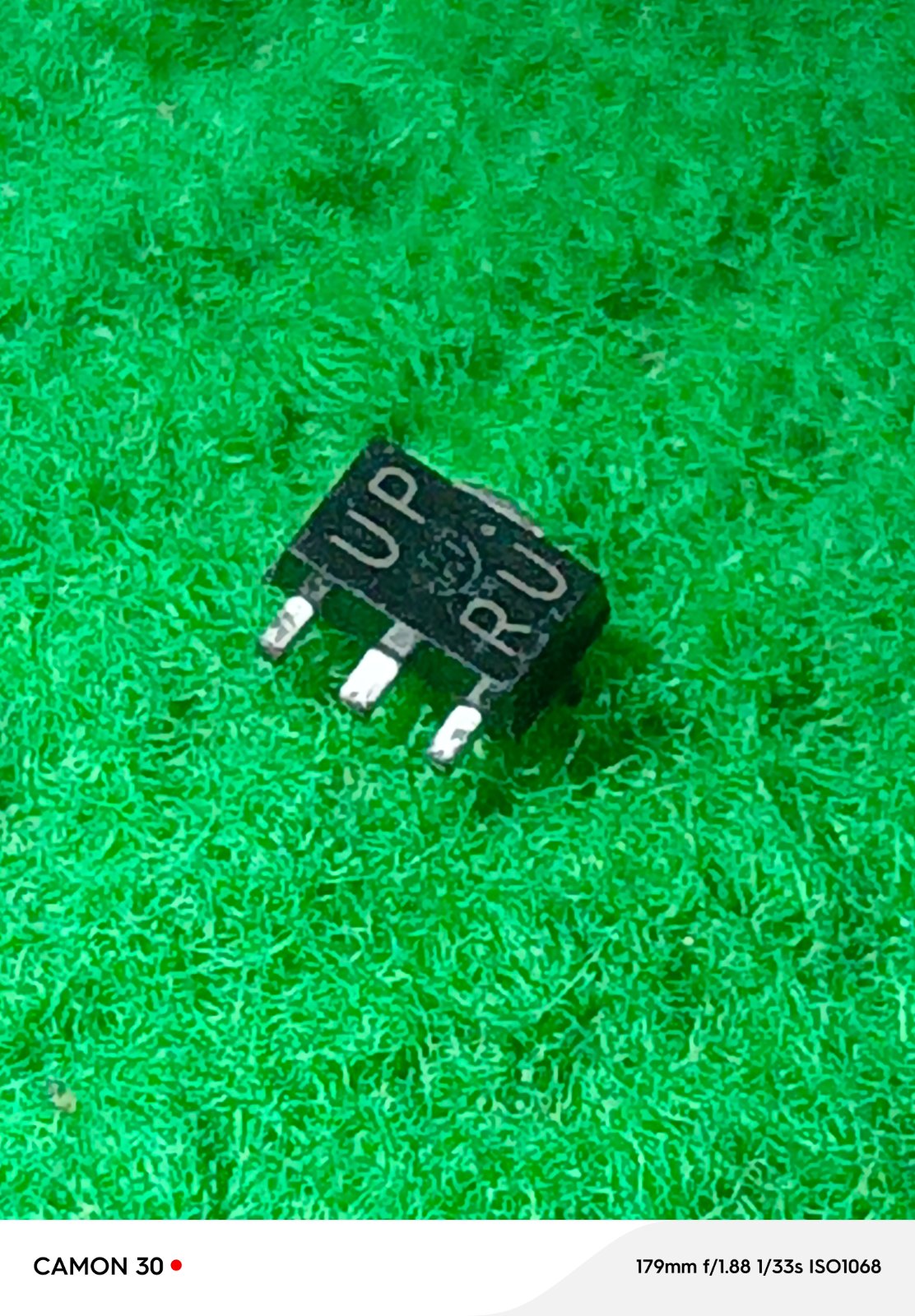 2SC5824(UP) PNP 3A 60V SOT-89