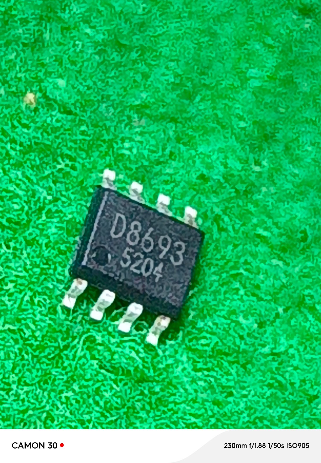 D8693