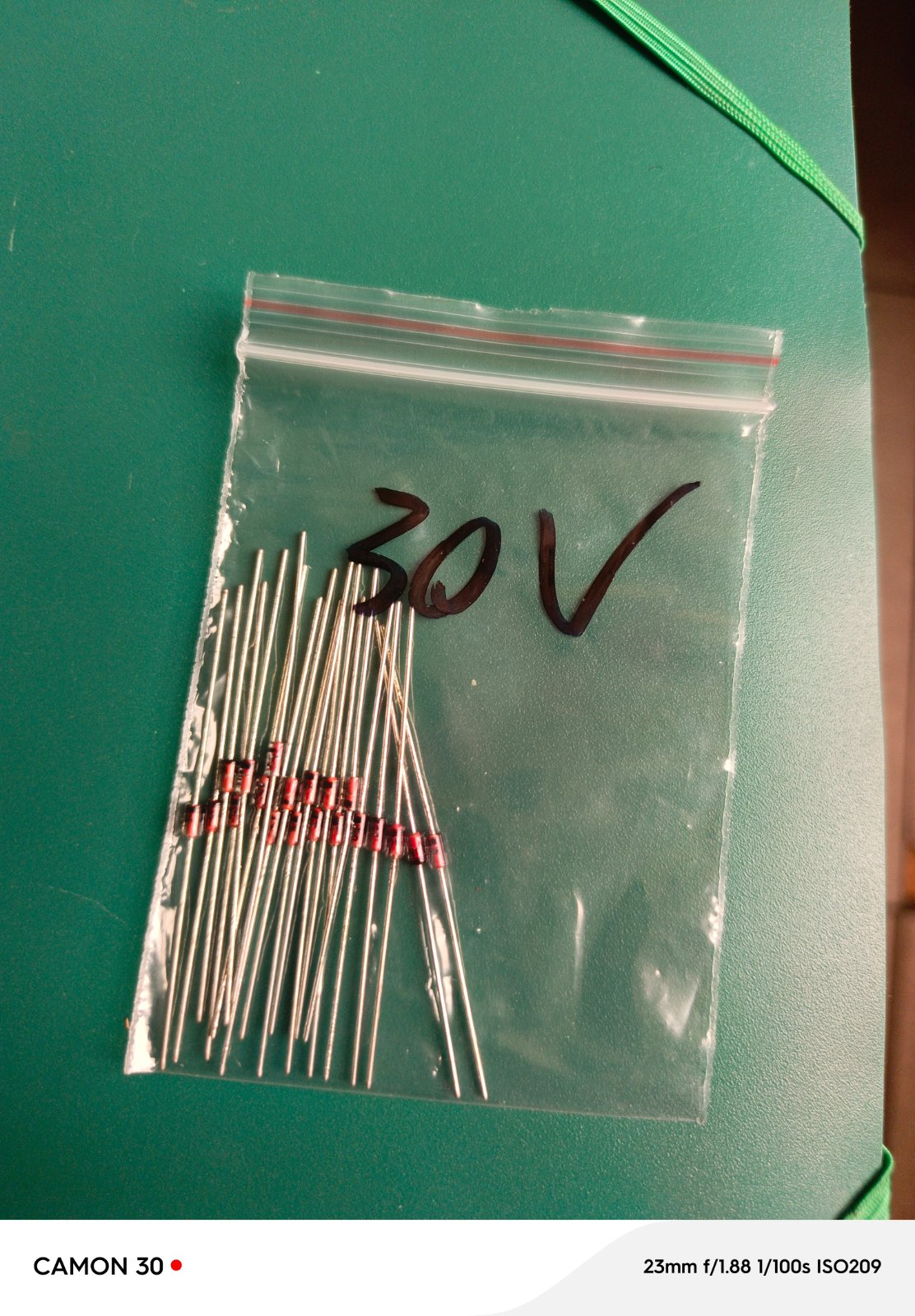 ZENER 30V Do-14 SOD-123
