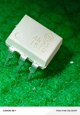 4N33 Optocoupler/Optocoupleur